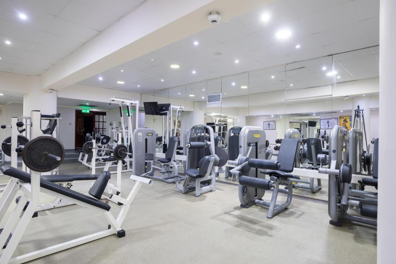 金色海湾沙滩酒店 拉纳卡 外观 照片 The gym at the hotel