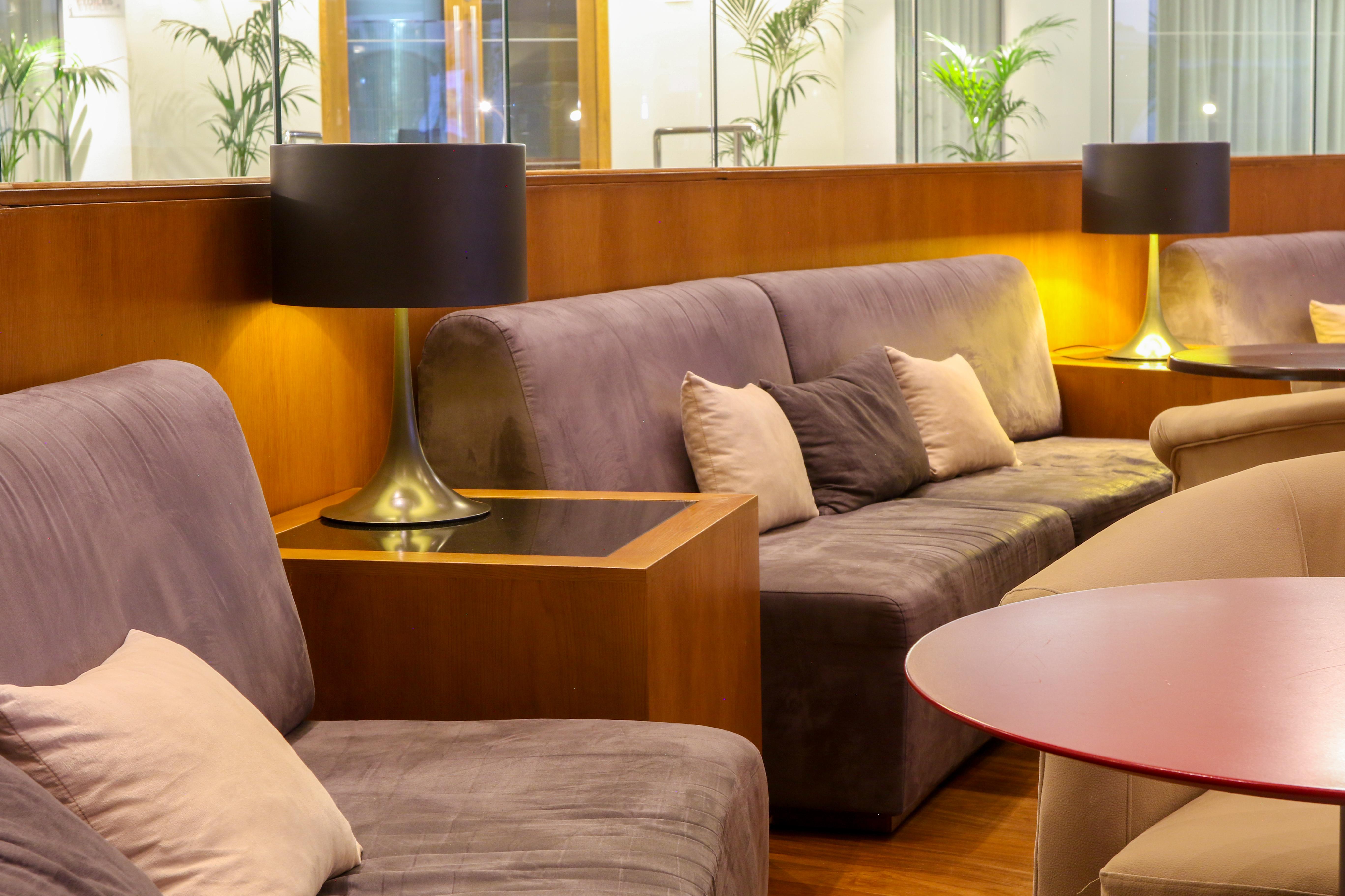 金色海湾沙滩酒店 拉纳卡 外观 照片 The lounge at the airport