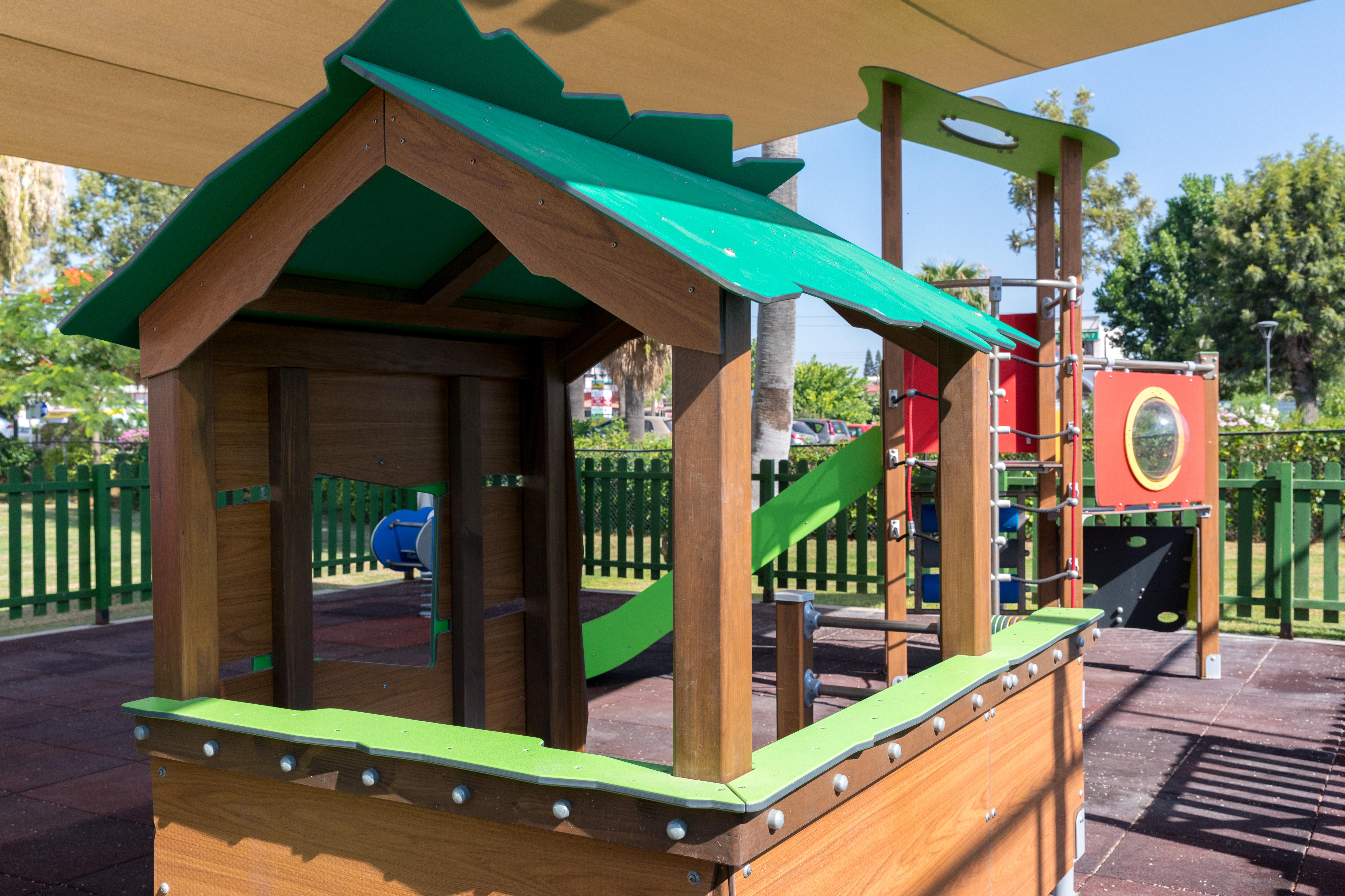 金色海湾沙滩酒店 拉纳卡 外观 照片 Playground in Italy