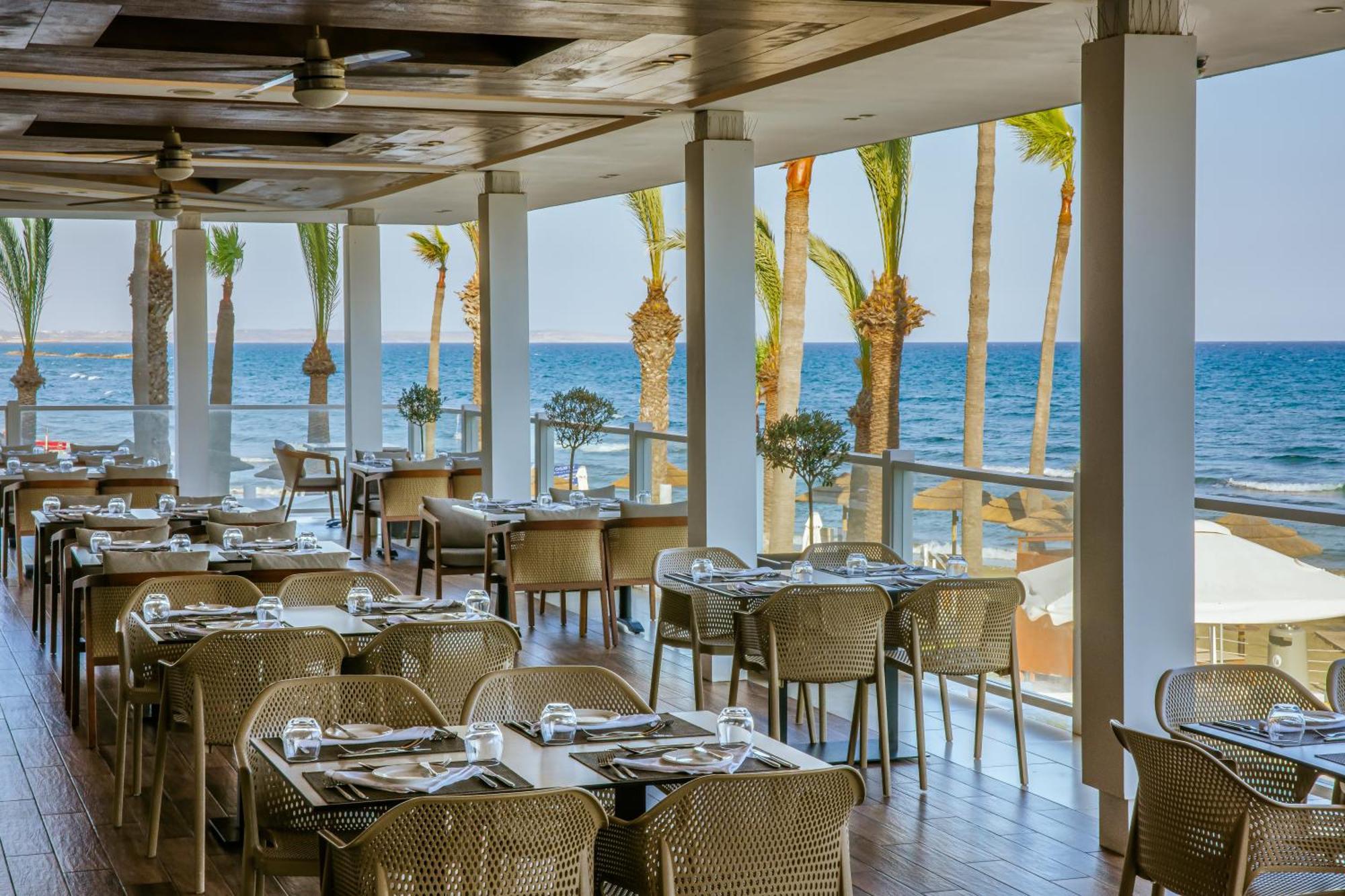 金色海湾沙滩酒店 拉纳卡 外观 照片 The Beach Club